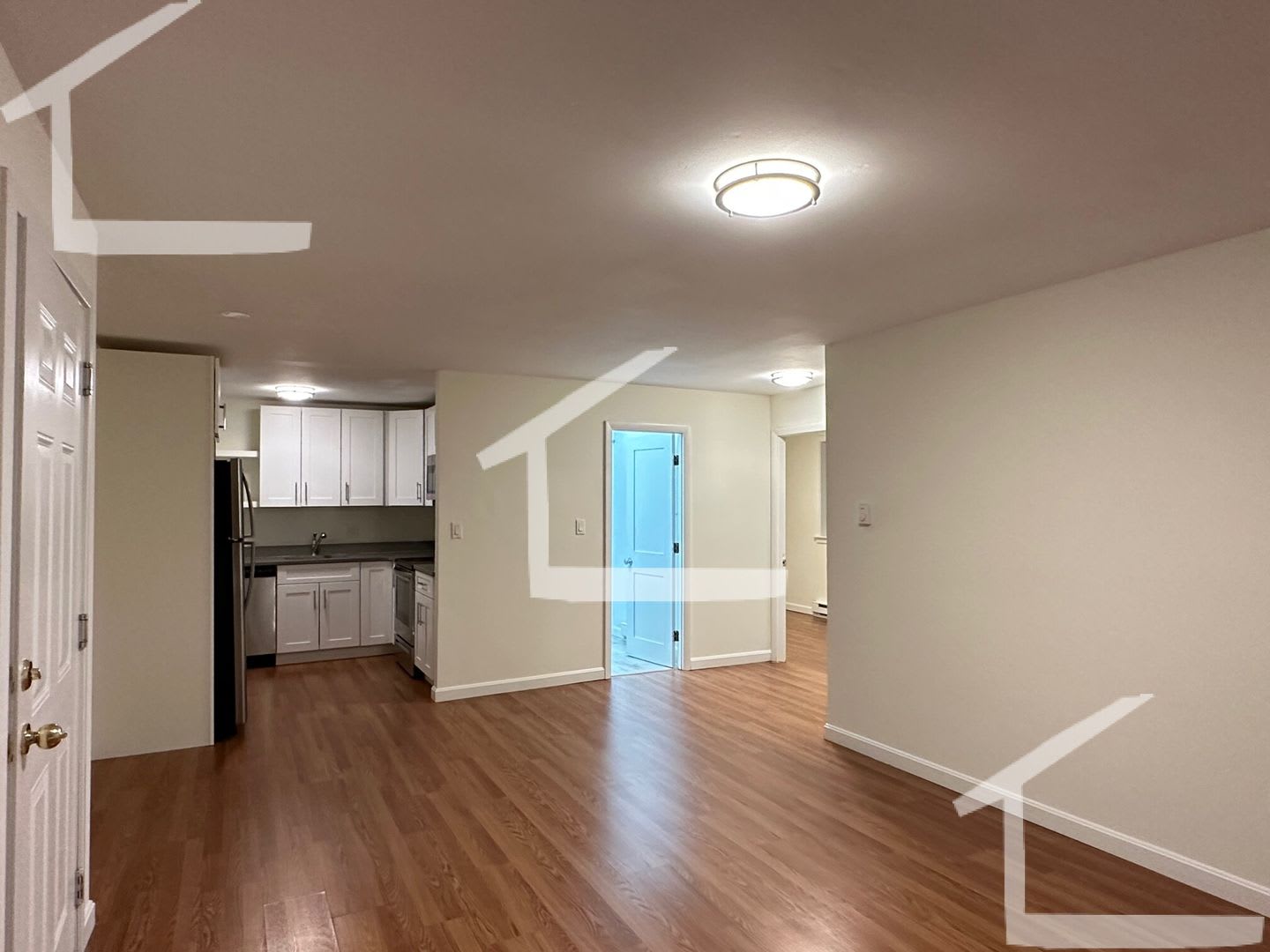 Nicely renovated 2 bed near Cleveland Circle and the Green Line. – photo 3