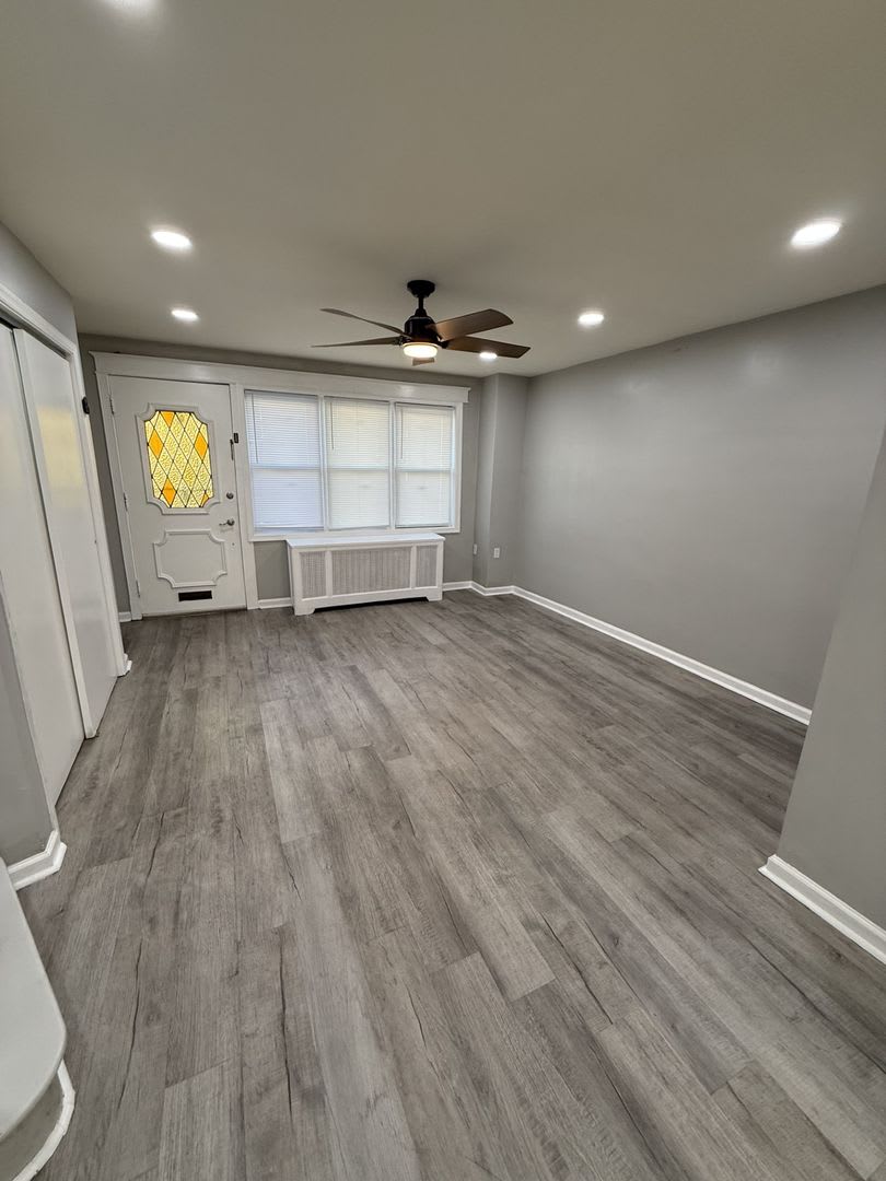 Beautiful 3 Bedroom Home Updated Move In Ready – photo 4