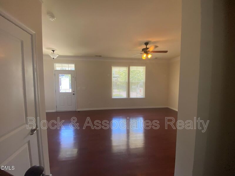 2412 Historic Circle – photo 5
