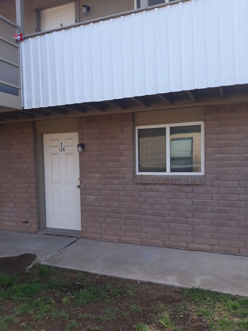 122 N Ave E – photo 2