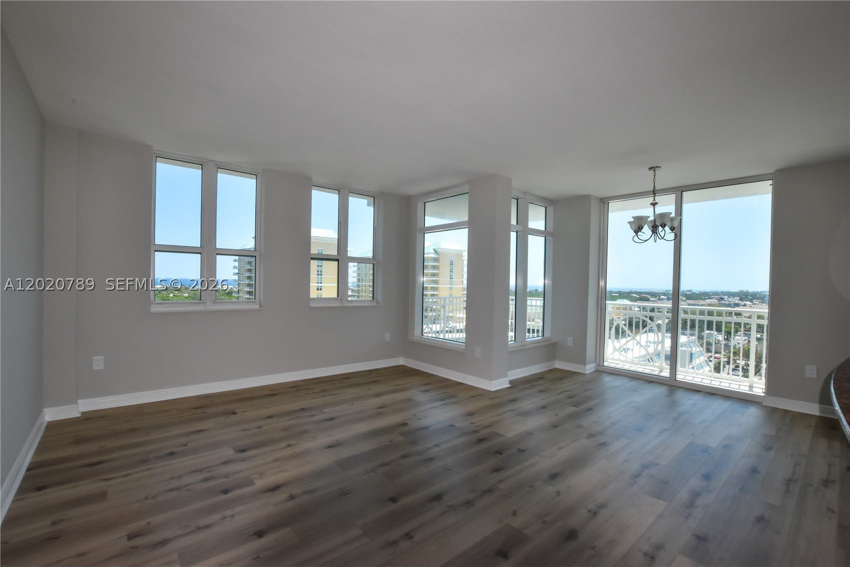 350 N Federal Hwy – photo 3