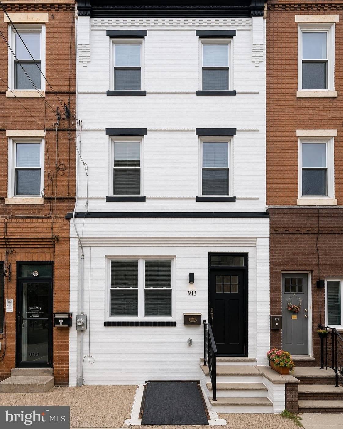 911 S 8TH Street – photo 1