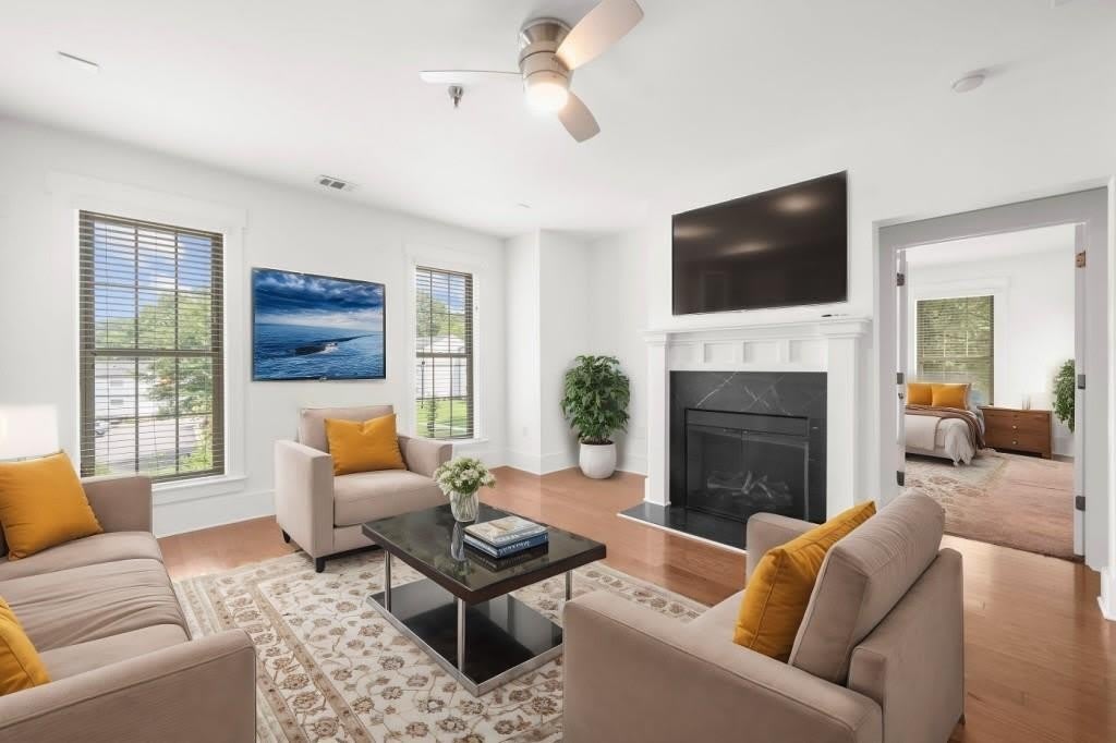 2360 Logan Circle NE – photo 2
