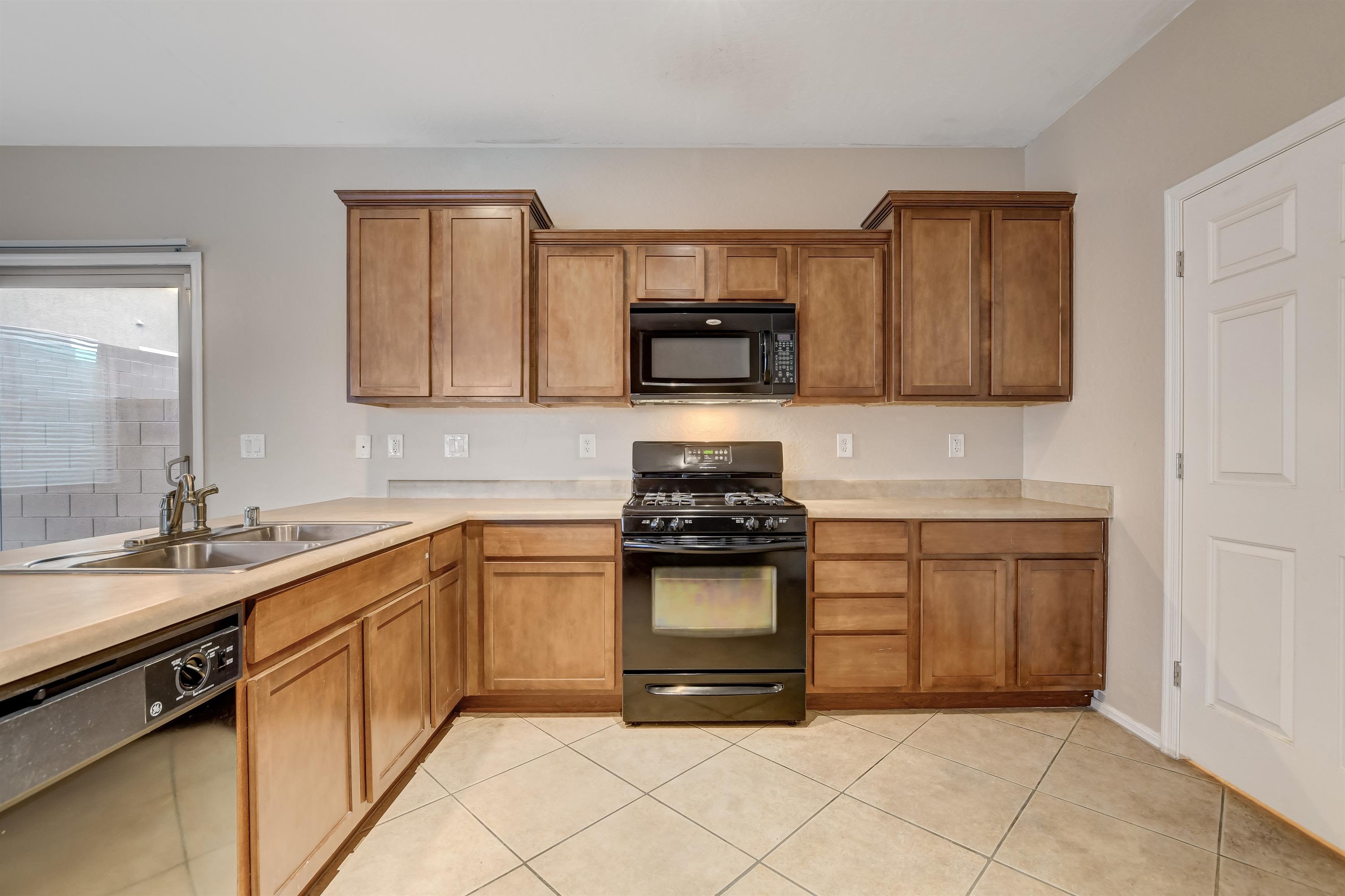 Salvatore Street- 8964--Angie – photo 5