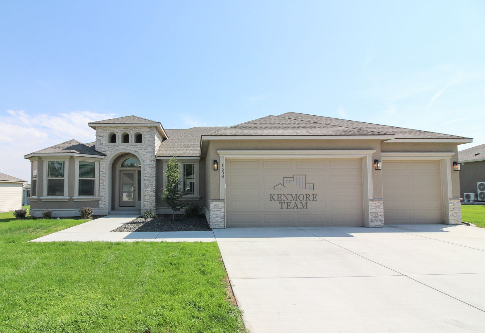 3 Bedroom, 2 Bath Home in Richland – photo 1