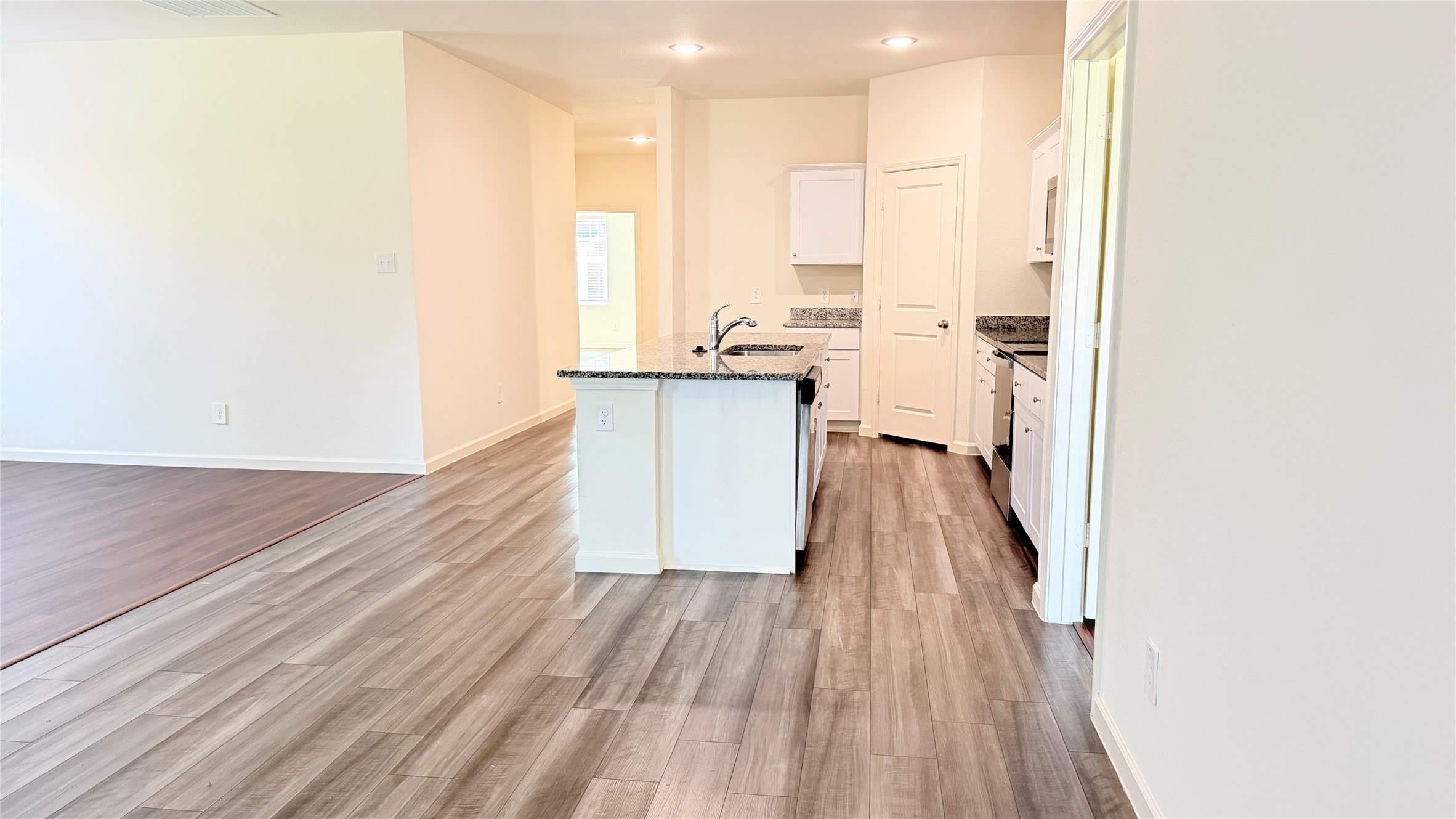 717 Yorkshire Drive – photo 5