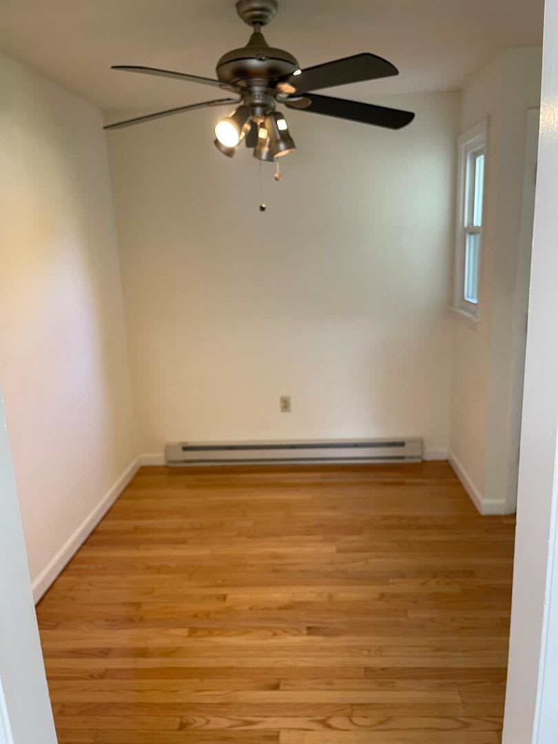LARGE 2 BEDROOM TOWNHOUSE IN A PET FRIENDLY NEIGHBORHOOD – photo 5