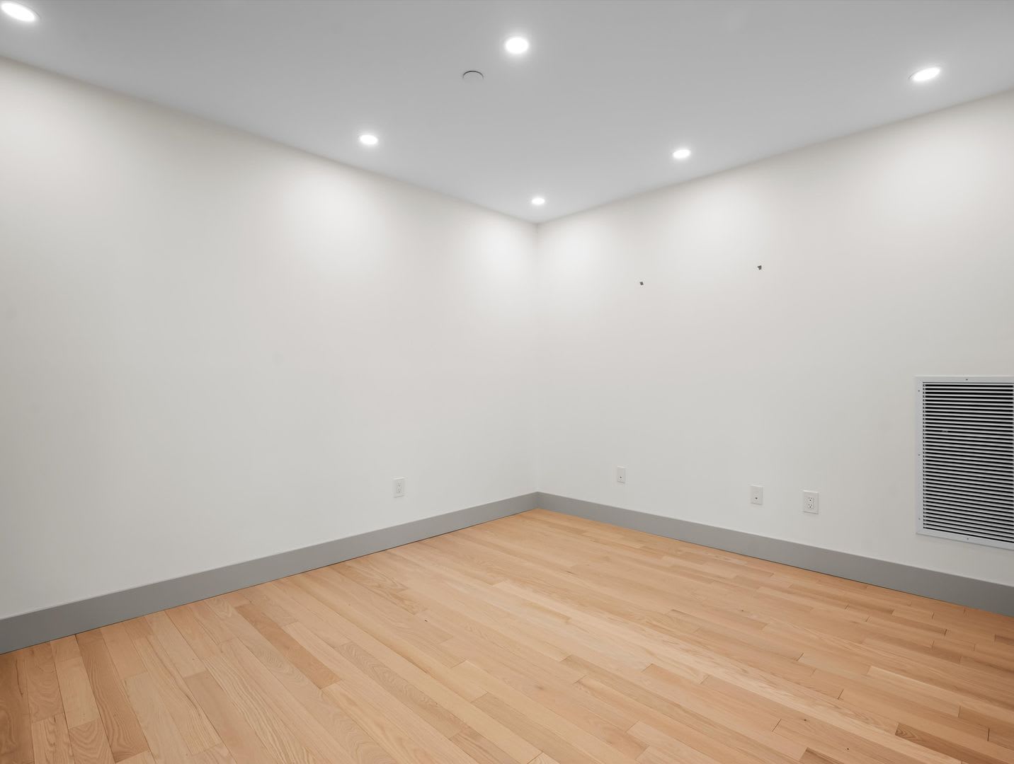 Modern Farmhouse 3 Bedroom 3.5 Bathroom – photo 5
