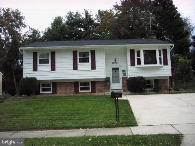 1010 JULIAN Place – photo 1