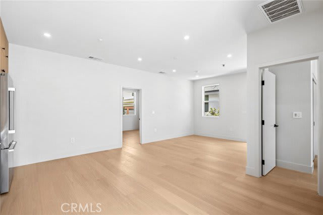 314 East 16th Street – photo 5