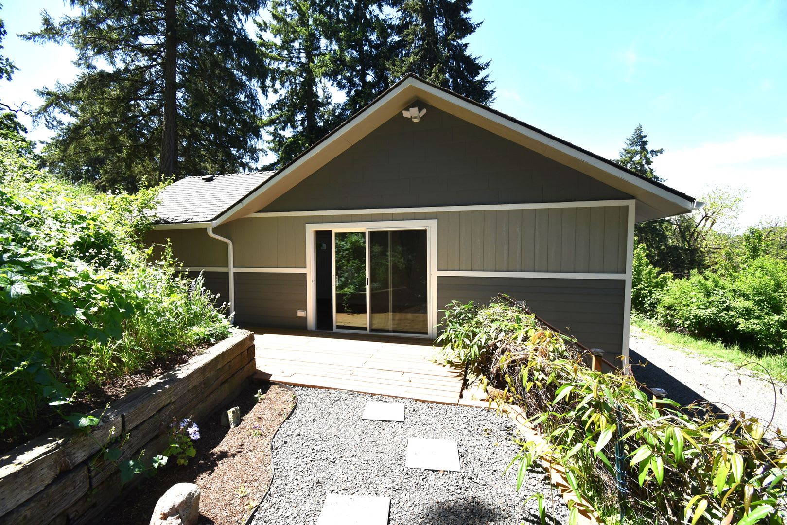 Newly Remodeled Home in Quiet Neighborhood! – photo 3