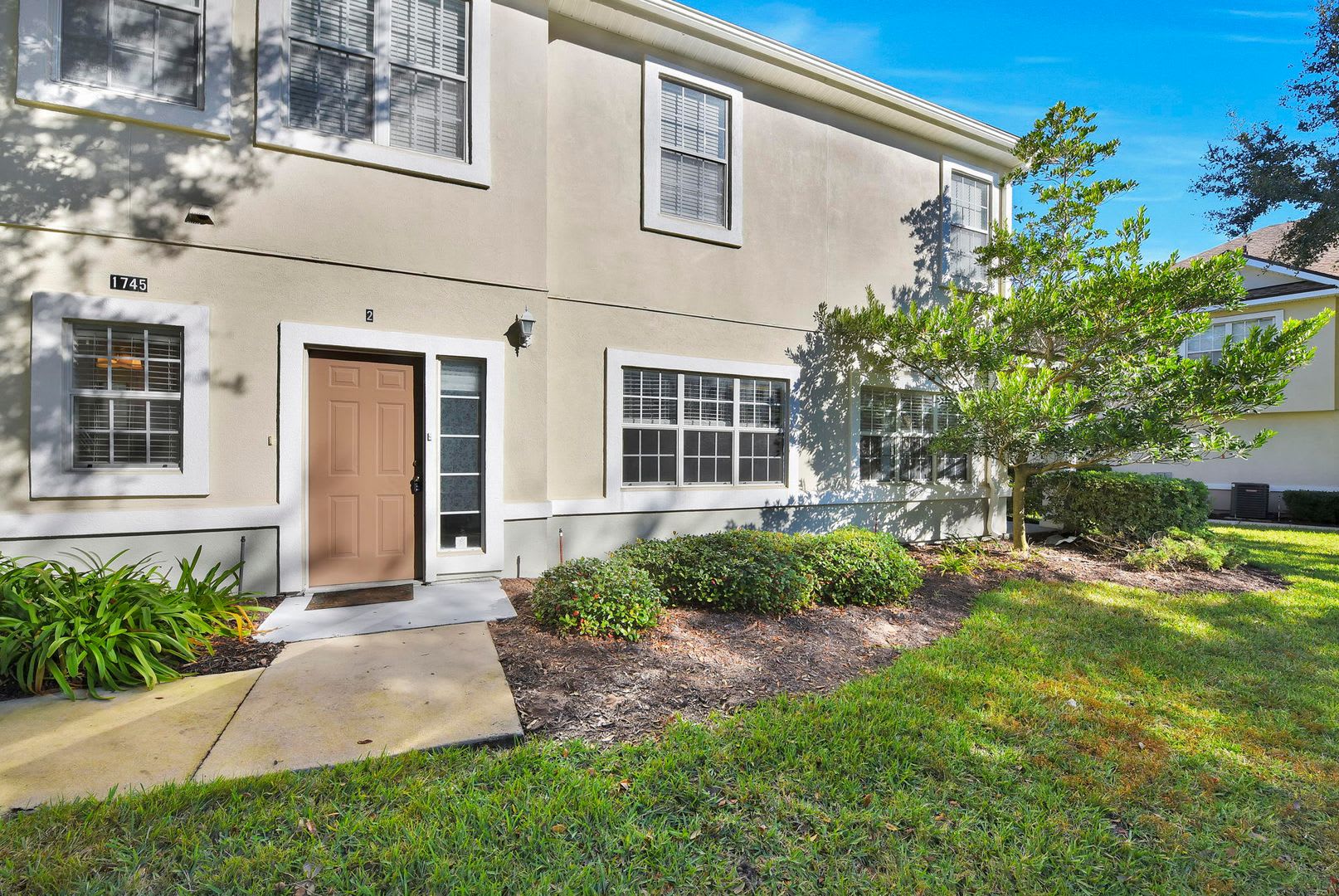 Bright and Spacious Townhome in Gate Community – photo 2