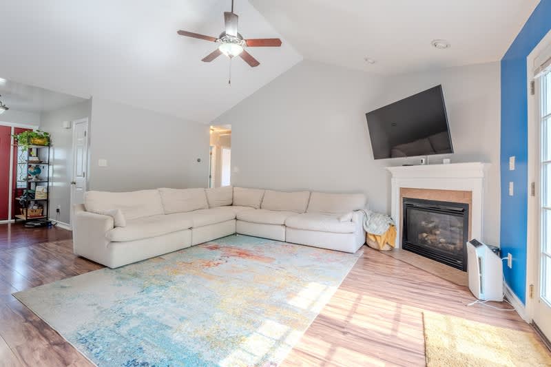 220 Dolphin Drive – photo 5