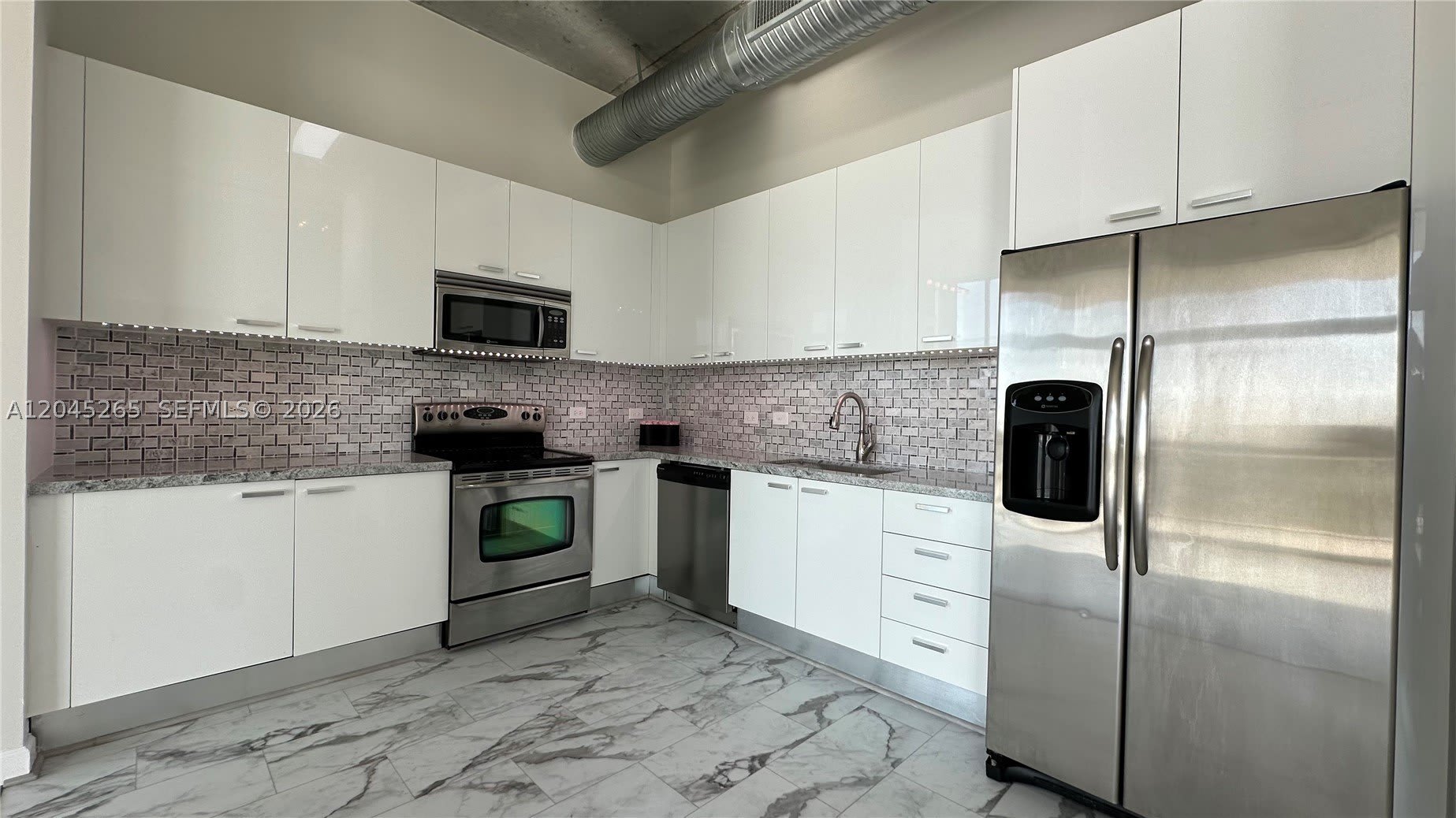 2100 Van Buren St – photo 2