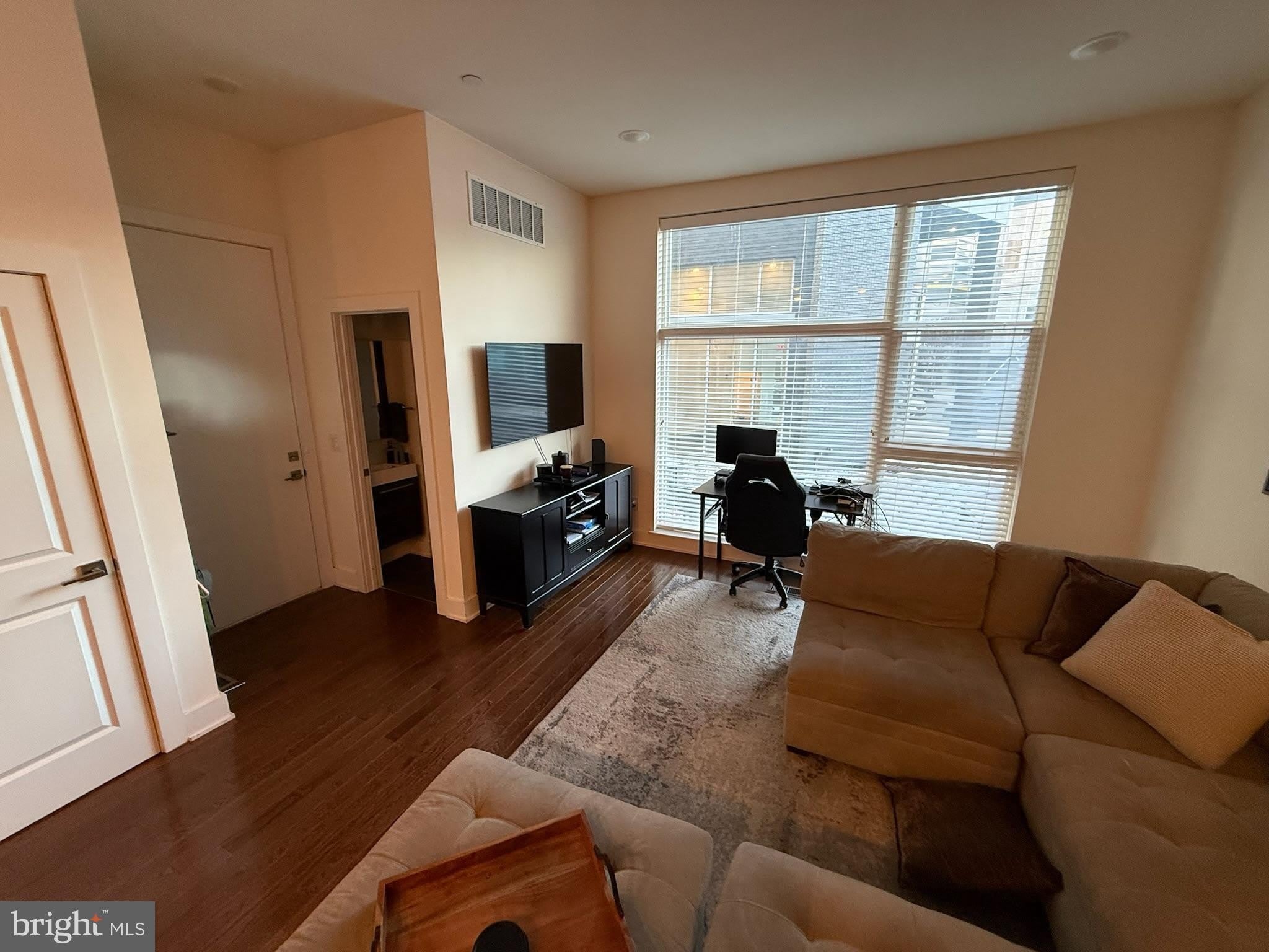 1115 GERMANTOWN Avenue – photo 1