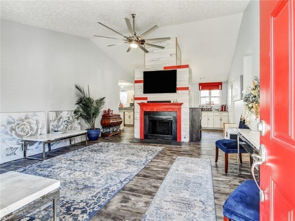3840 Forsythia Way – photo 3