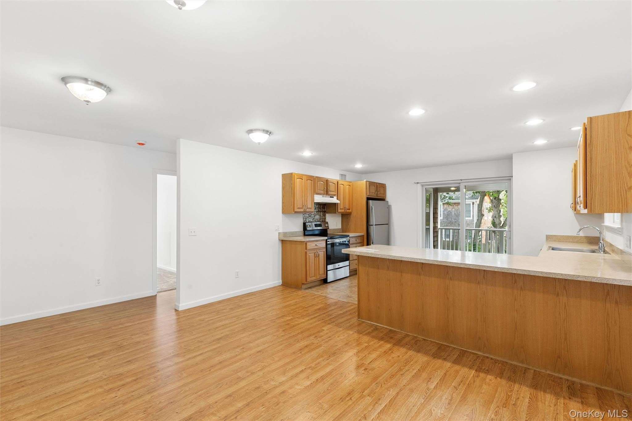 415 1st Street – photo 4