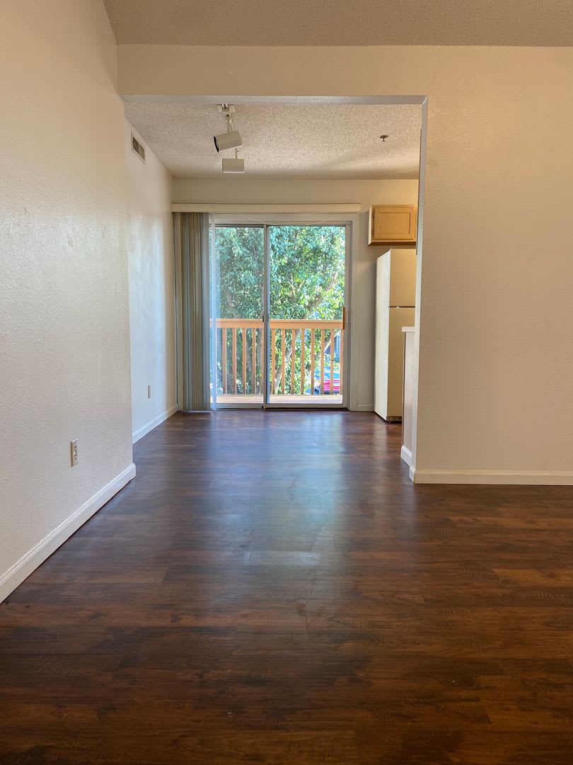 Condominium in FoxPointe – photo 2