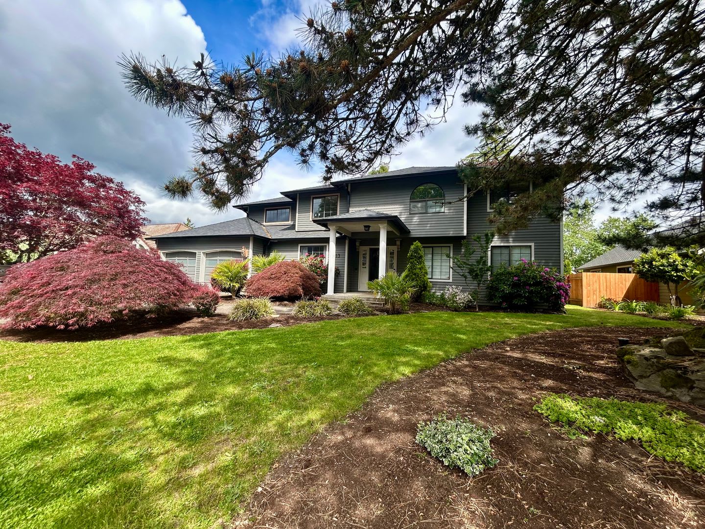 Welcome to this spacious 4-bedroom, 2.5-bathroom home located in Vancouver, WA! – photo 2