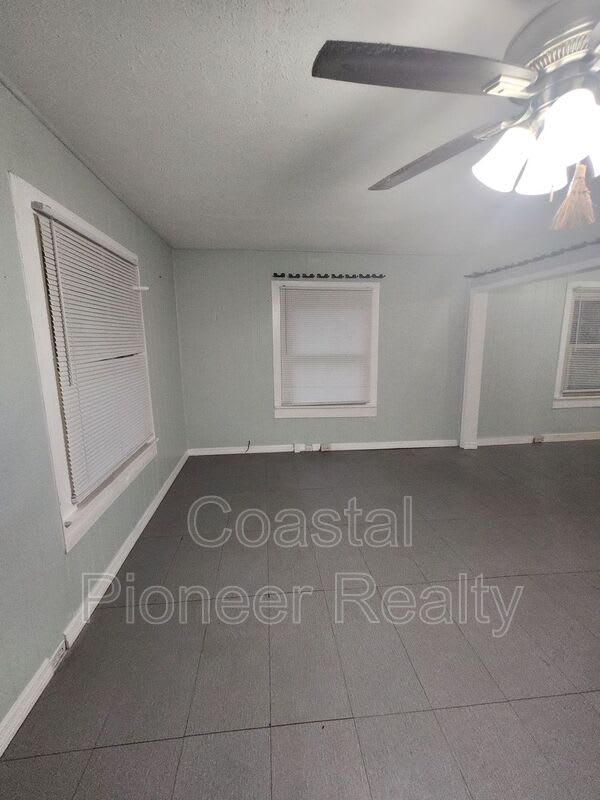 701 Newton Ave S – photo 4