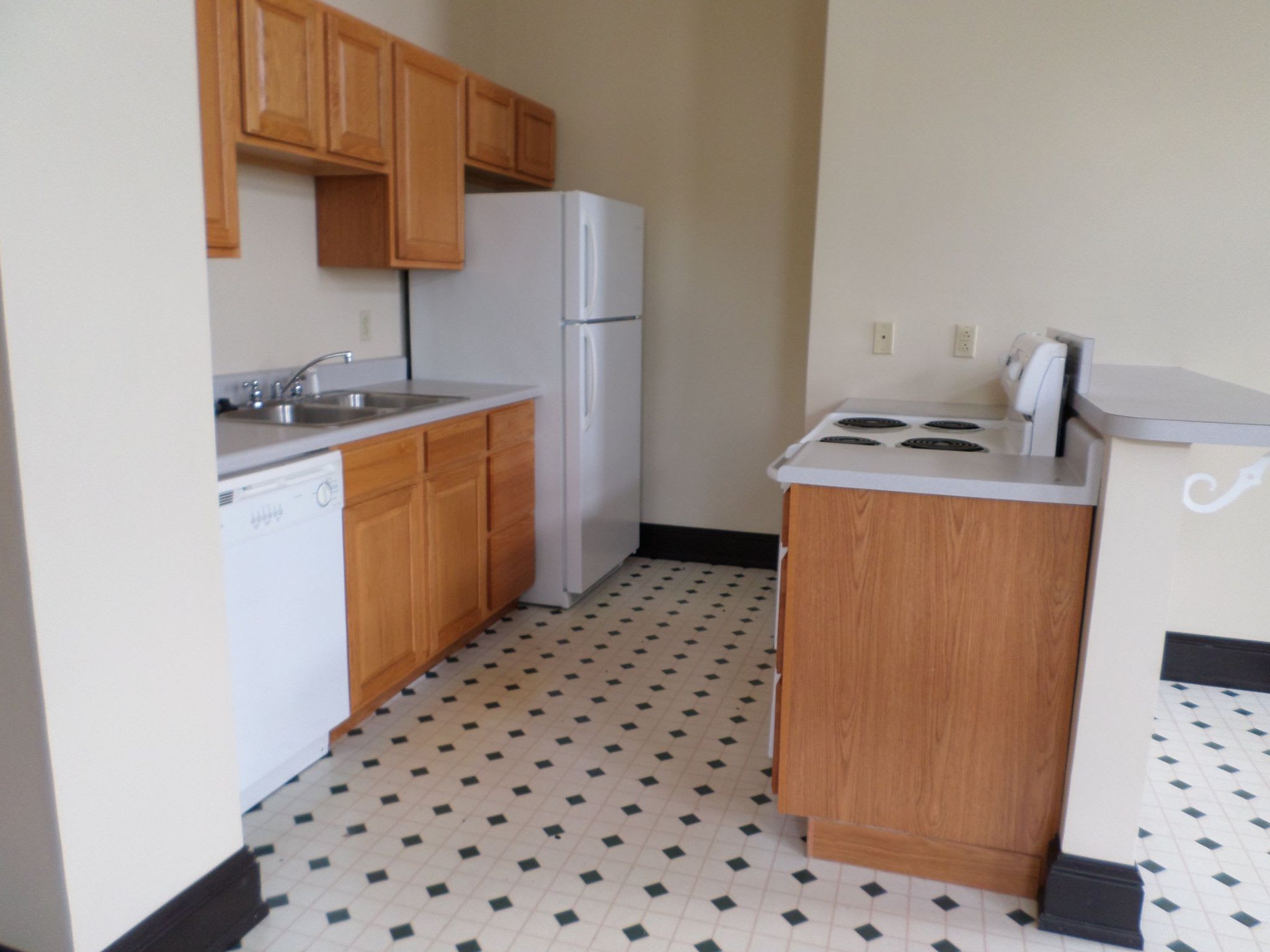 112 South Broadway Street – photo 3