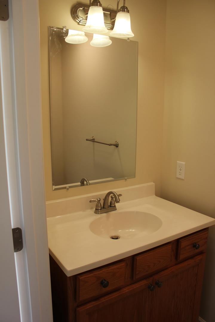 3 Bedroom 2 5 Bath Townhouse For Rent – photo 1