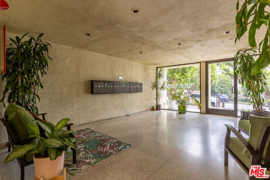 11789 Montana Ave – photo 2