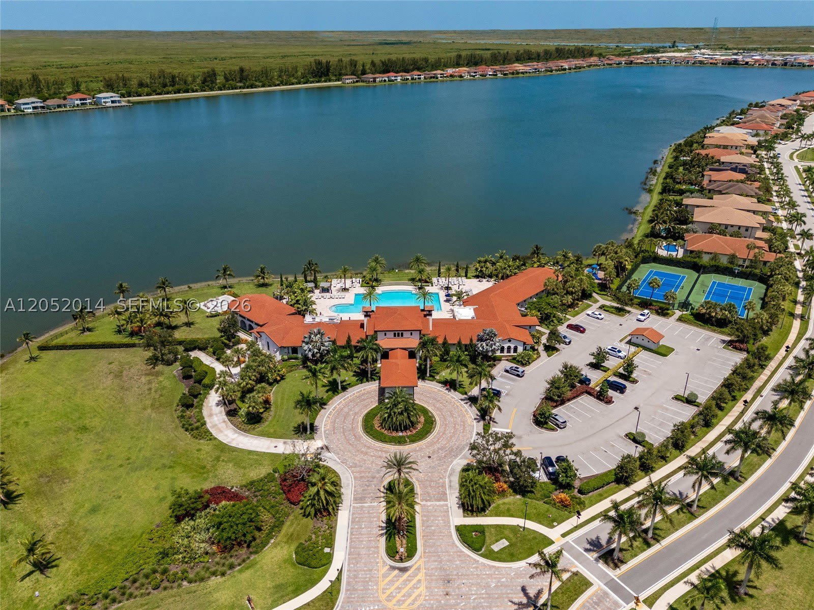 12835 Bayside Ct – photo 1
