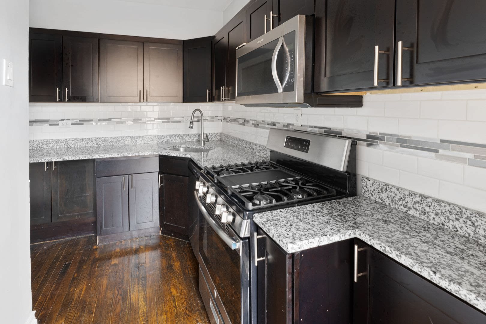 6116 N Winthrop Ave – photo 2