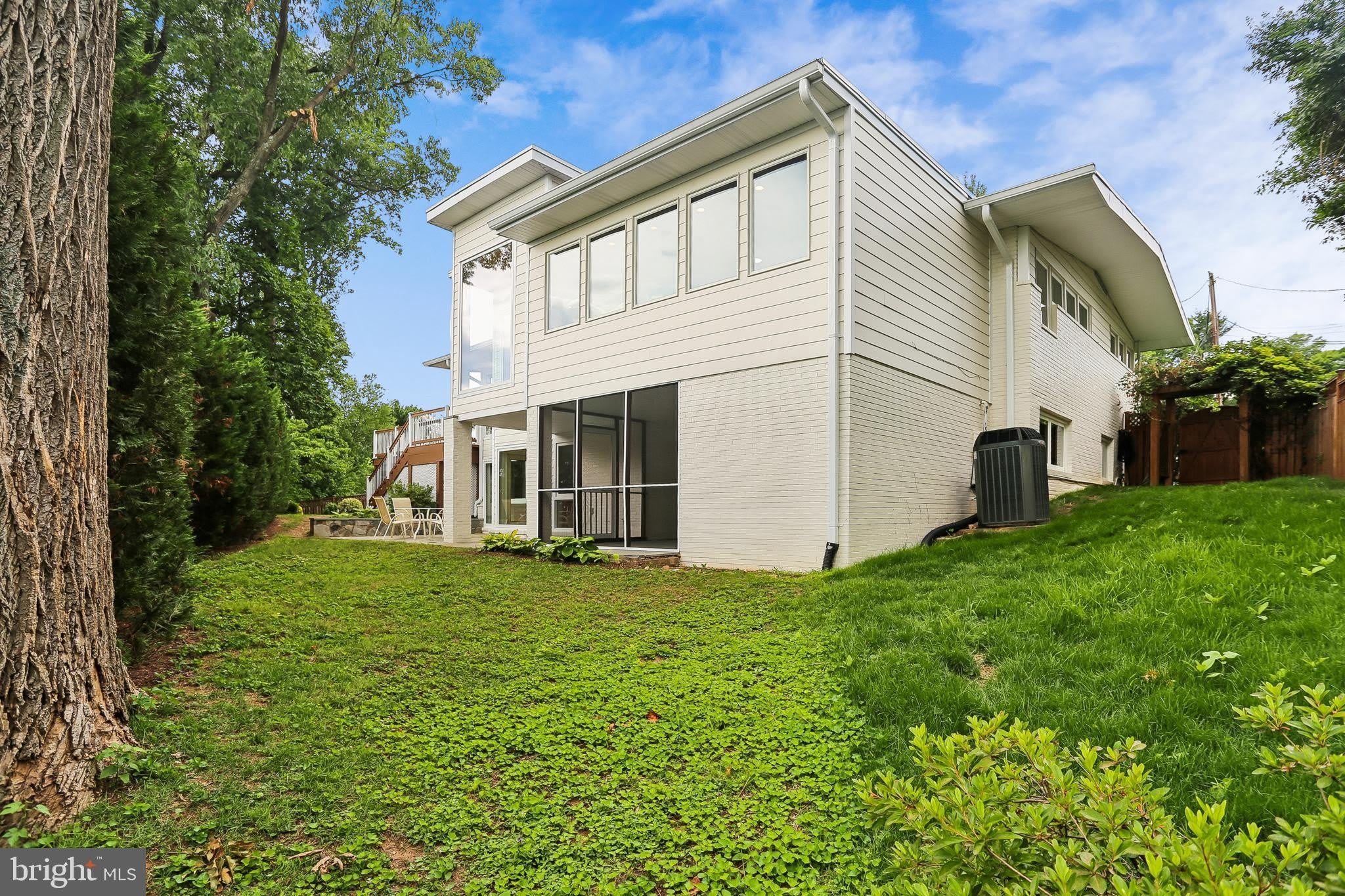 3301 SHIRLEY LN – photo 2