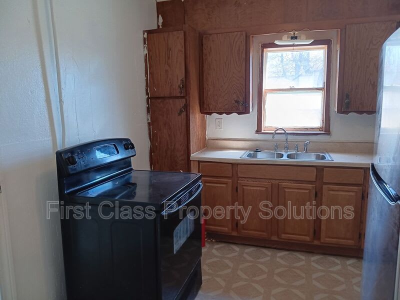 1701 NE 34th St – photo 2