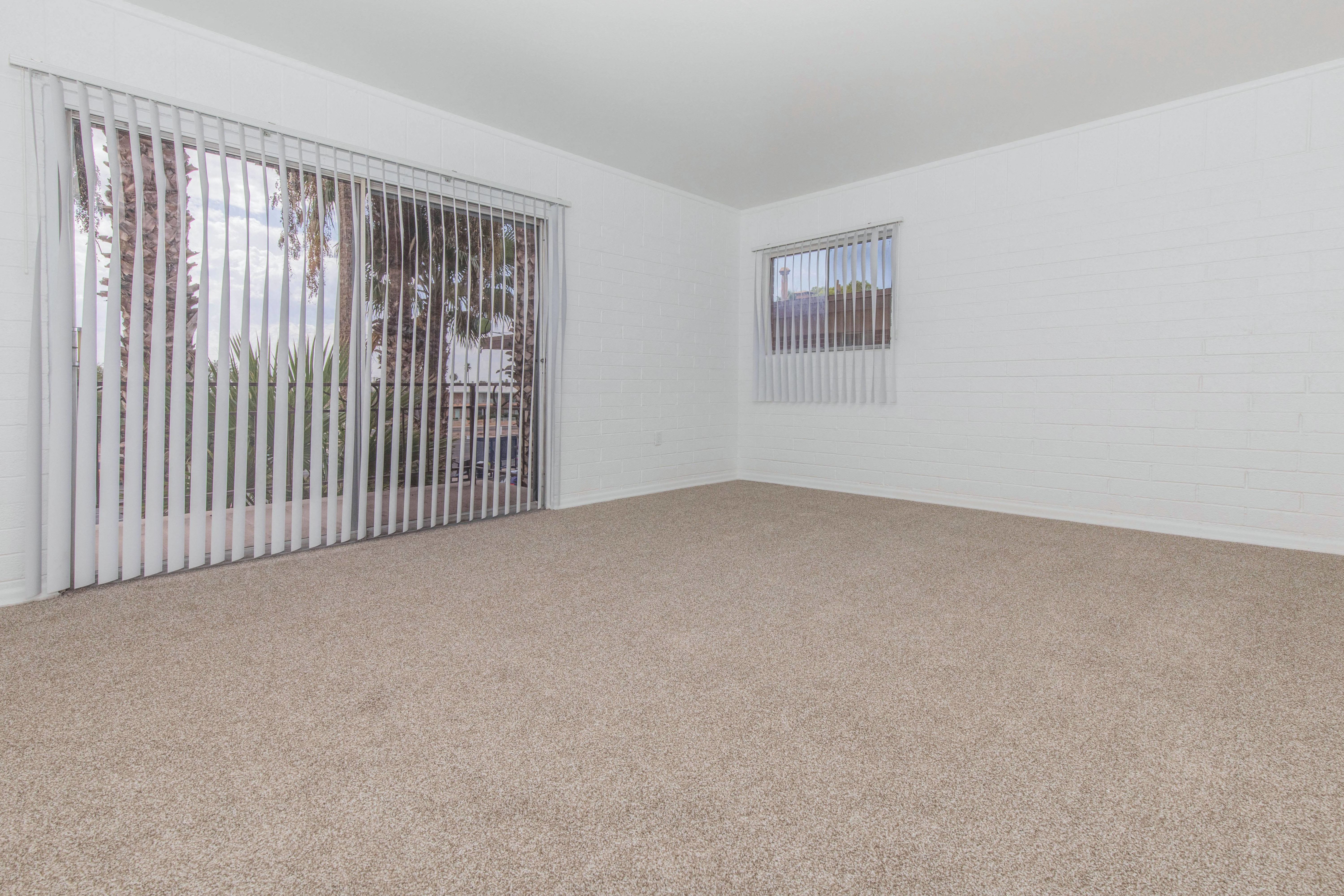 Country Club Apartments – photo 4