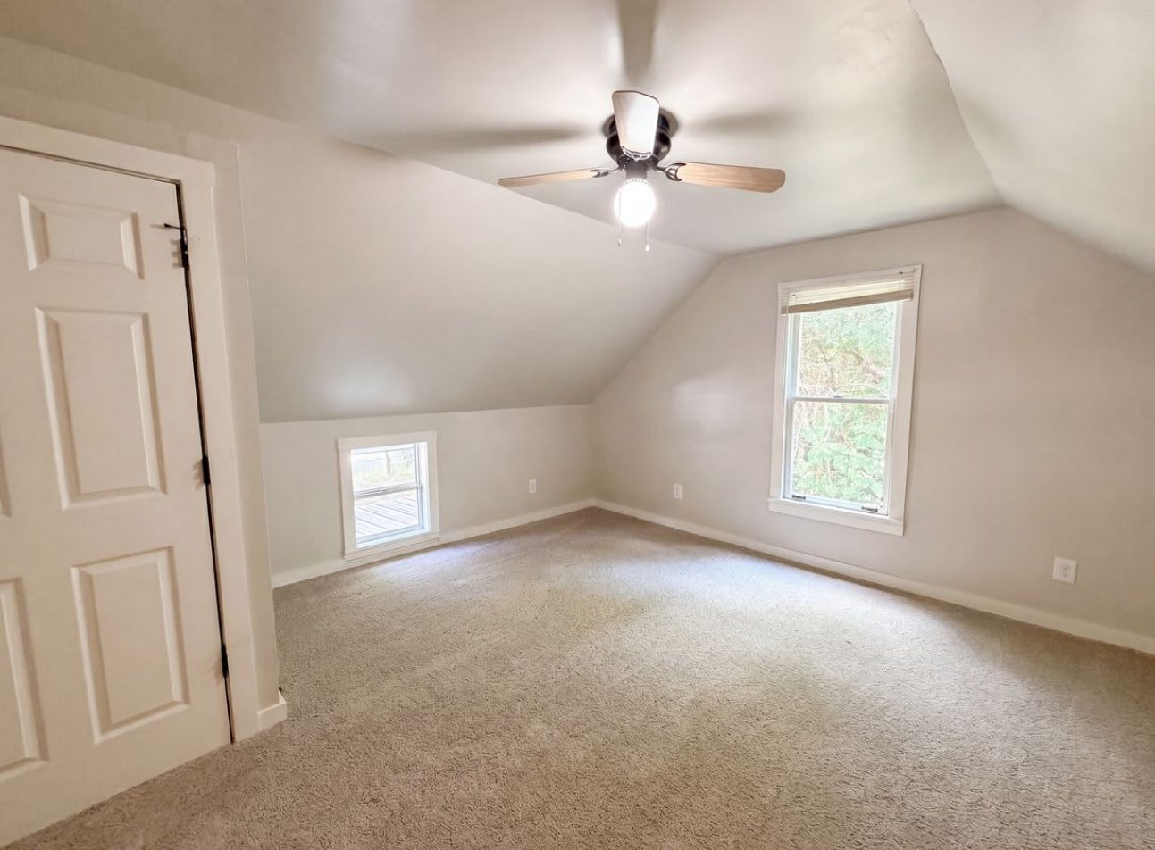 571 Winston St – photo 4