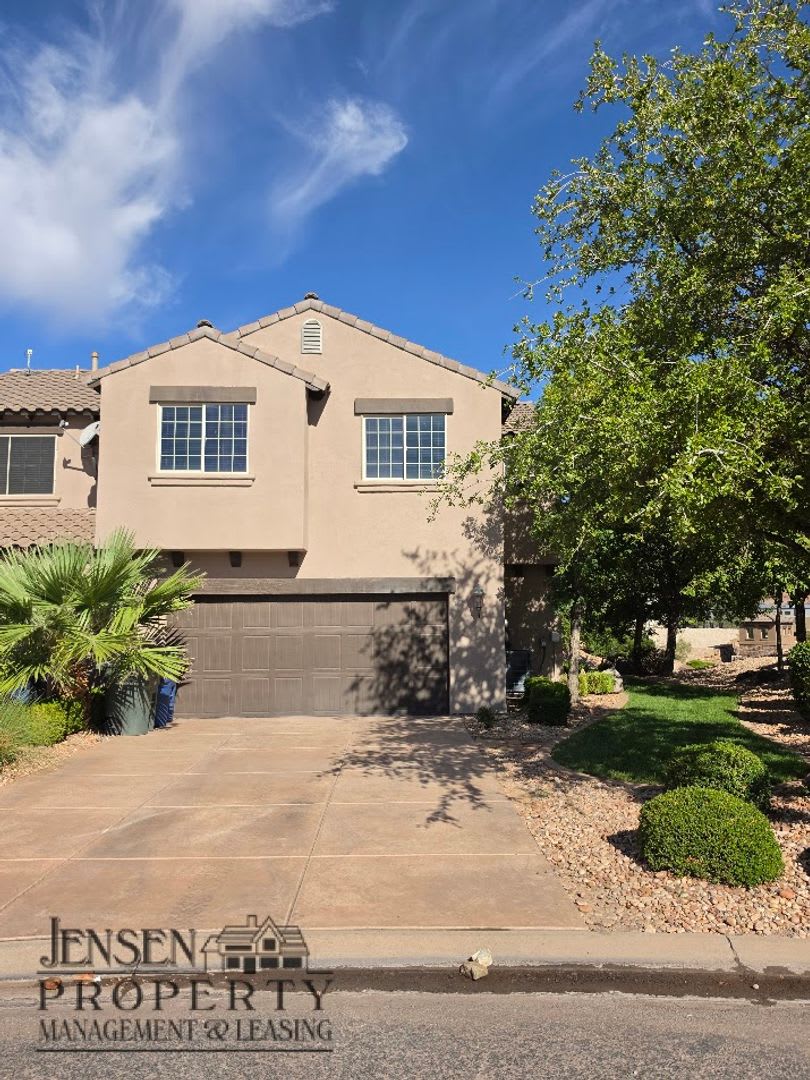 Three Bedroom Town home in Tuscan Hills – photo 2
