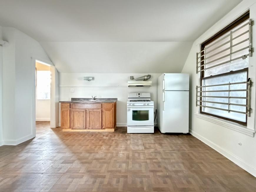 1607 McVicker – photo 2