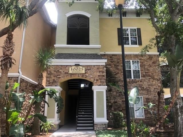 10025 COURTNEY PALMS Boulevard – photo 1