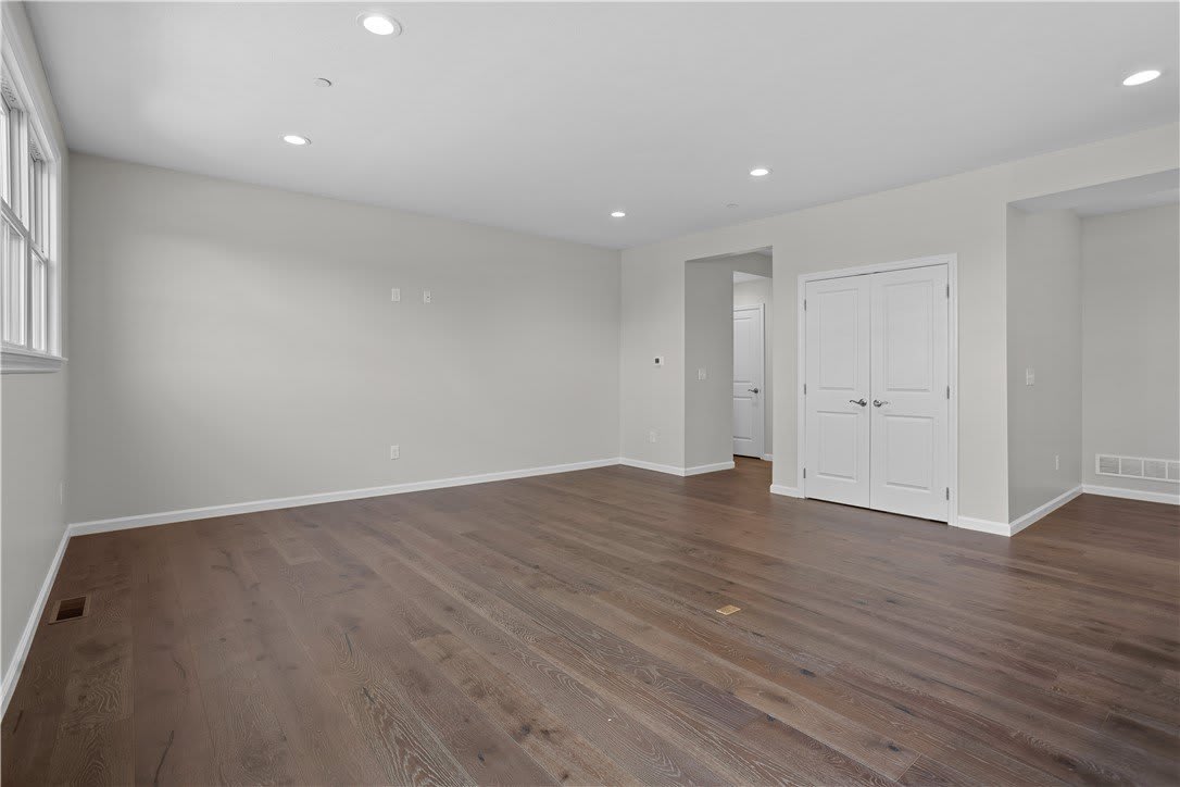 413 Walnut Ct – photo 4
