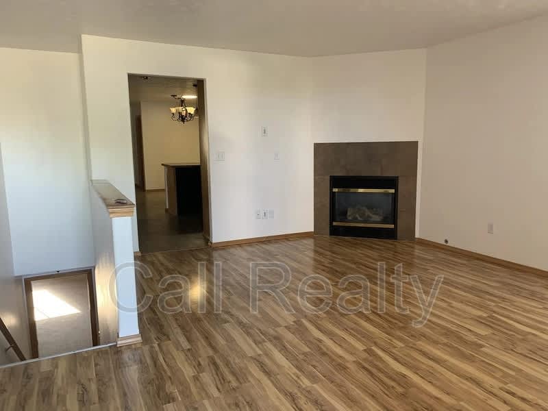 921 S Shelley Lake Ln – photo 4