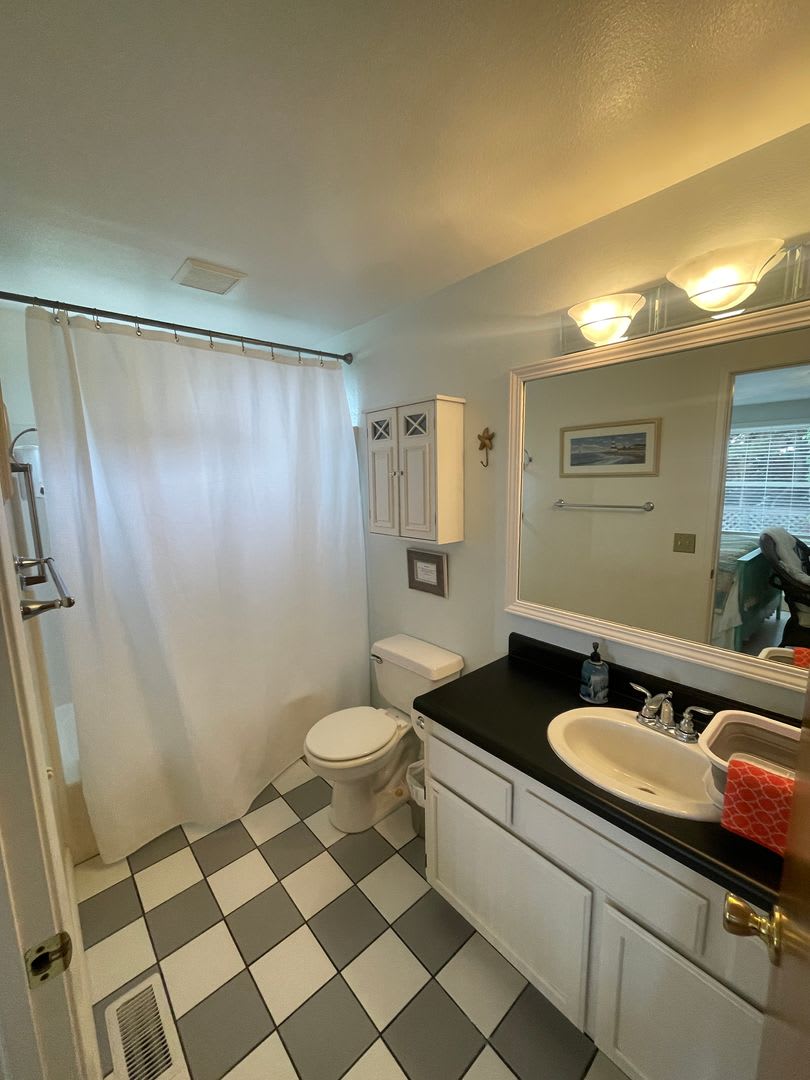 Fully Furnished Studio with Ocean Views! – photo 4