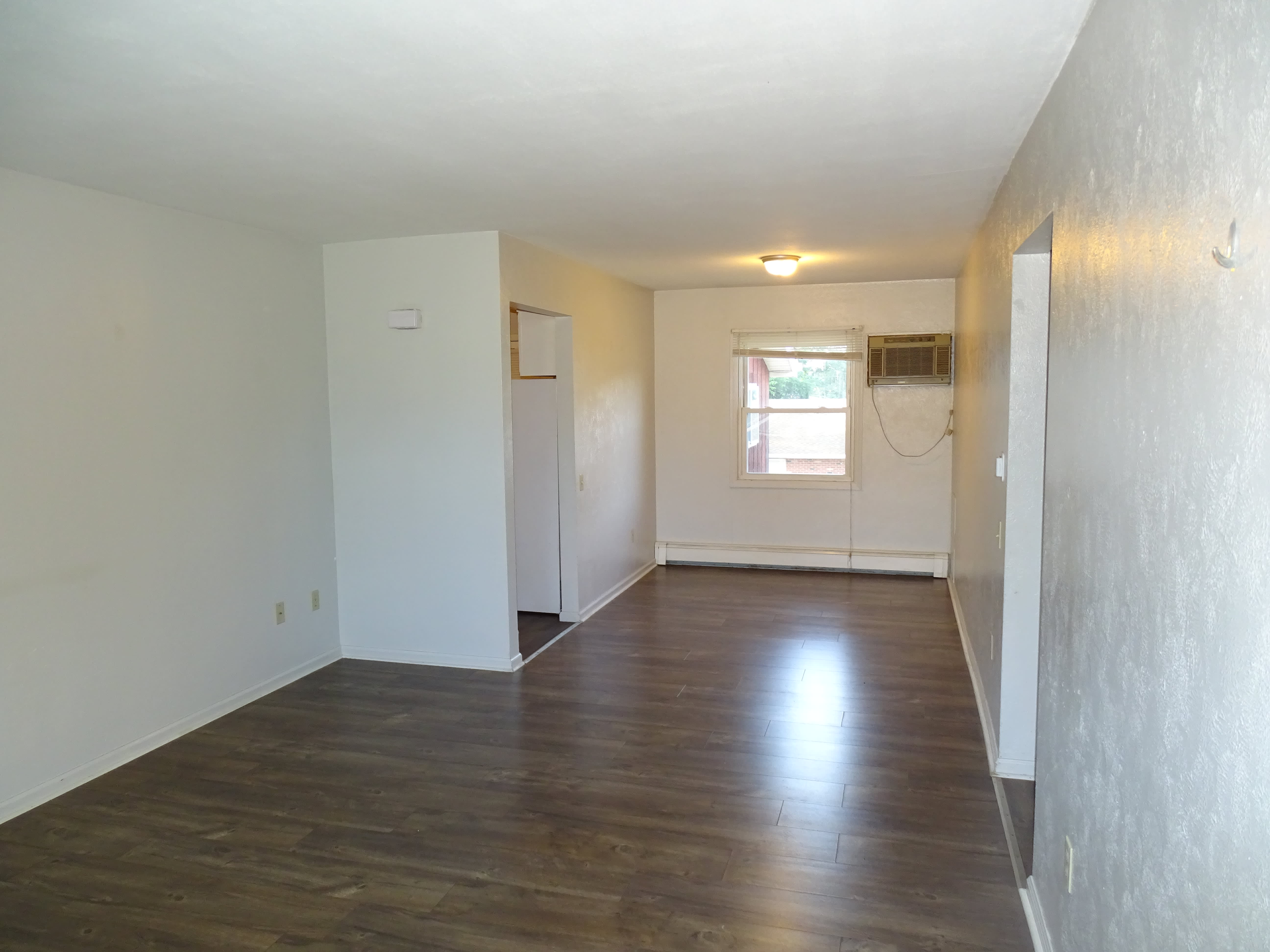 307 E Coomer St – photo 5