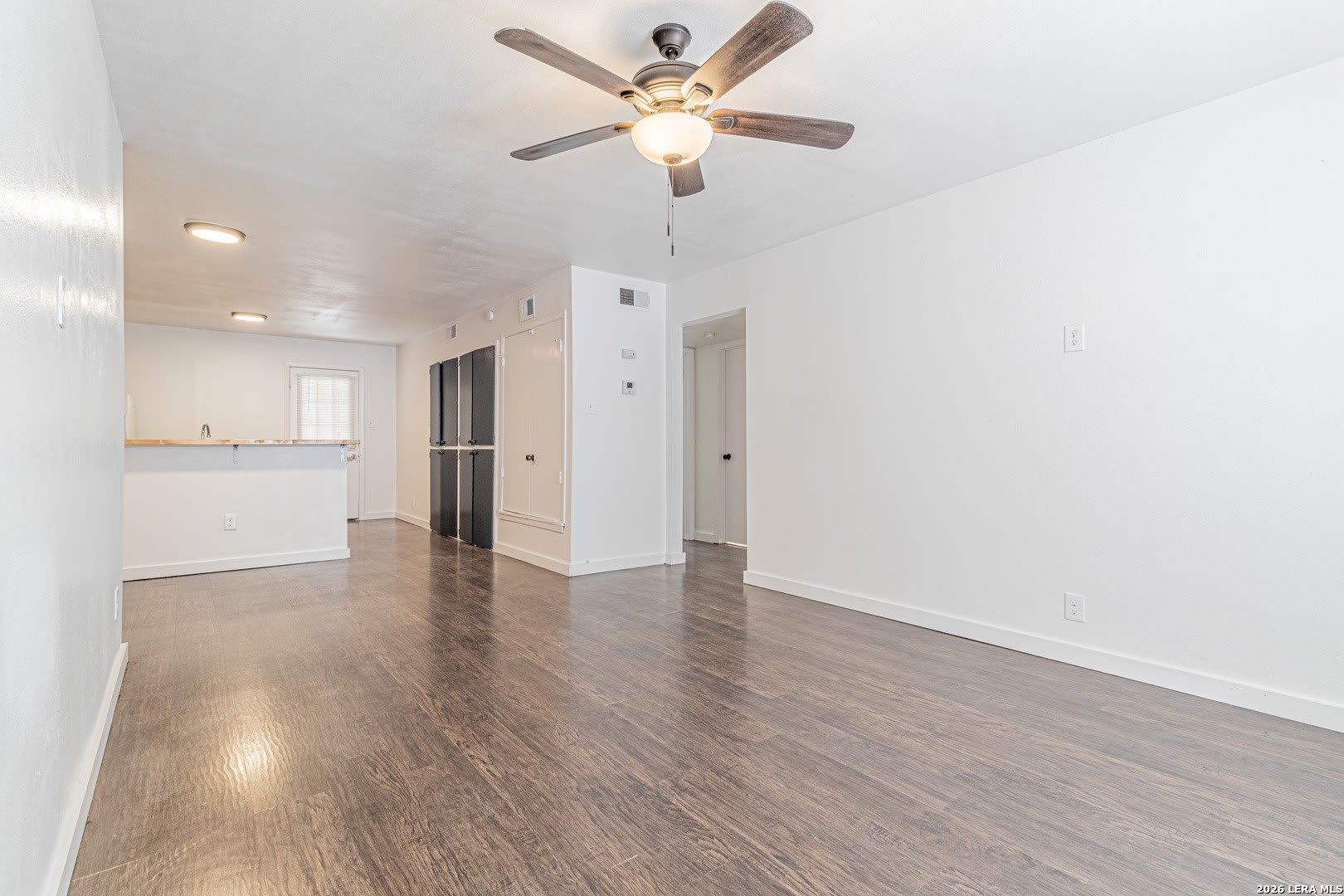 221 E Craig Pl – photo 5