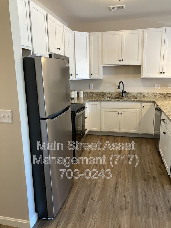 376 E Main St – photo 4