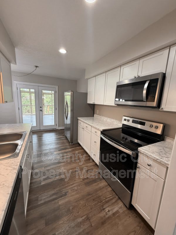 553 Owendale Dr – photo 4