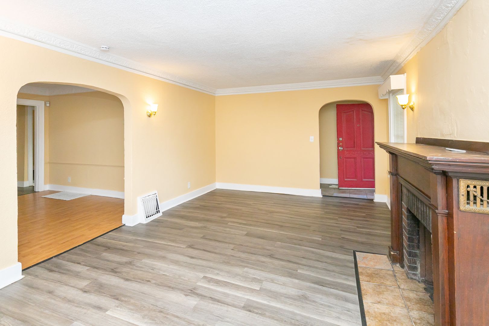 Kansas City 3 Bed 1 Bath Home – photo 4