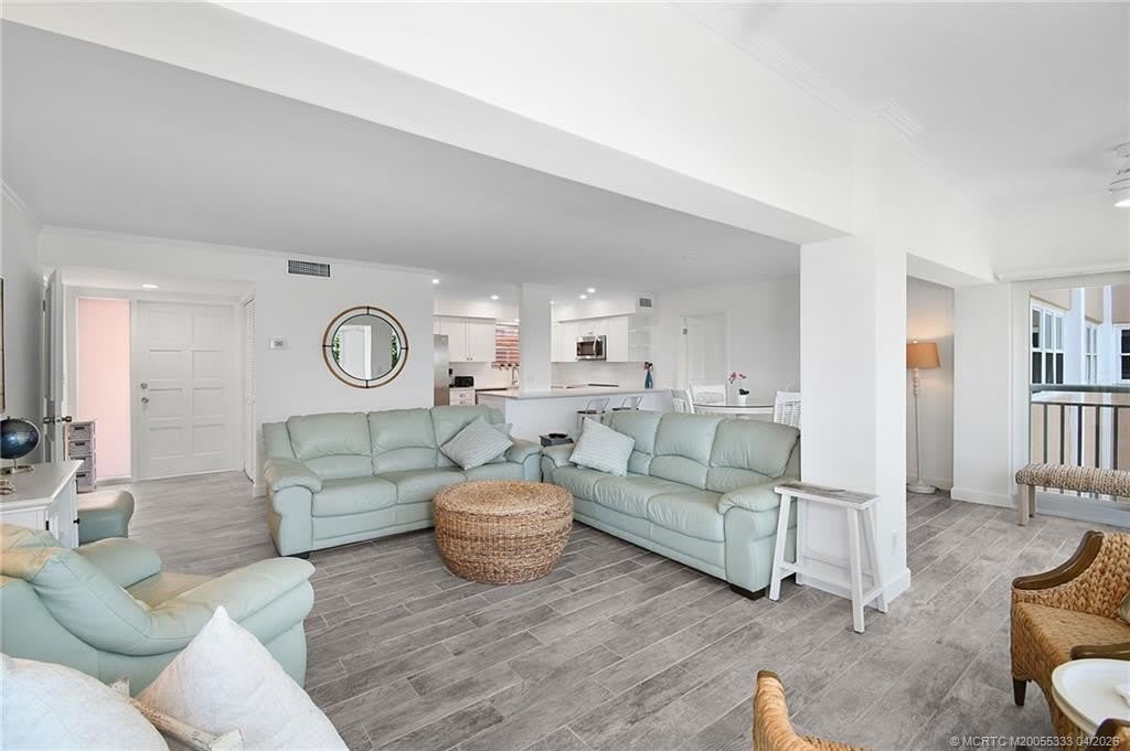 1555 NE Ocean Boulevard – photo 5
