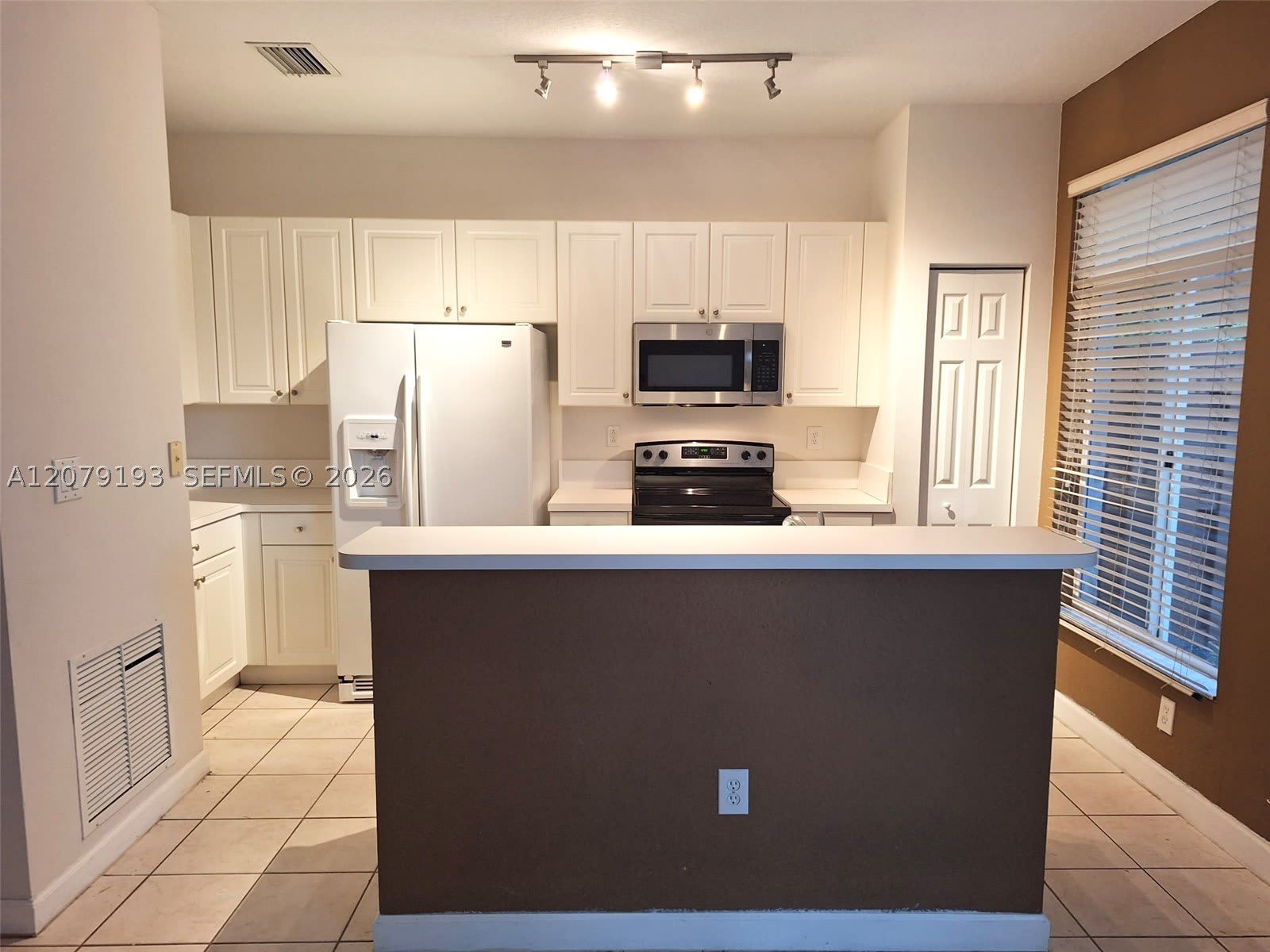 5770 NW 113th Pl – photo 3