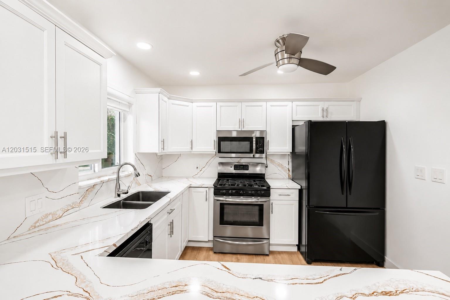 8819 Dickens Avenue – photo 5
