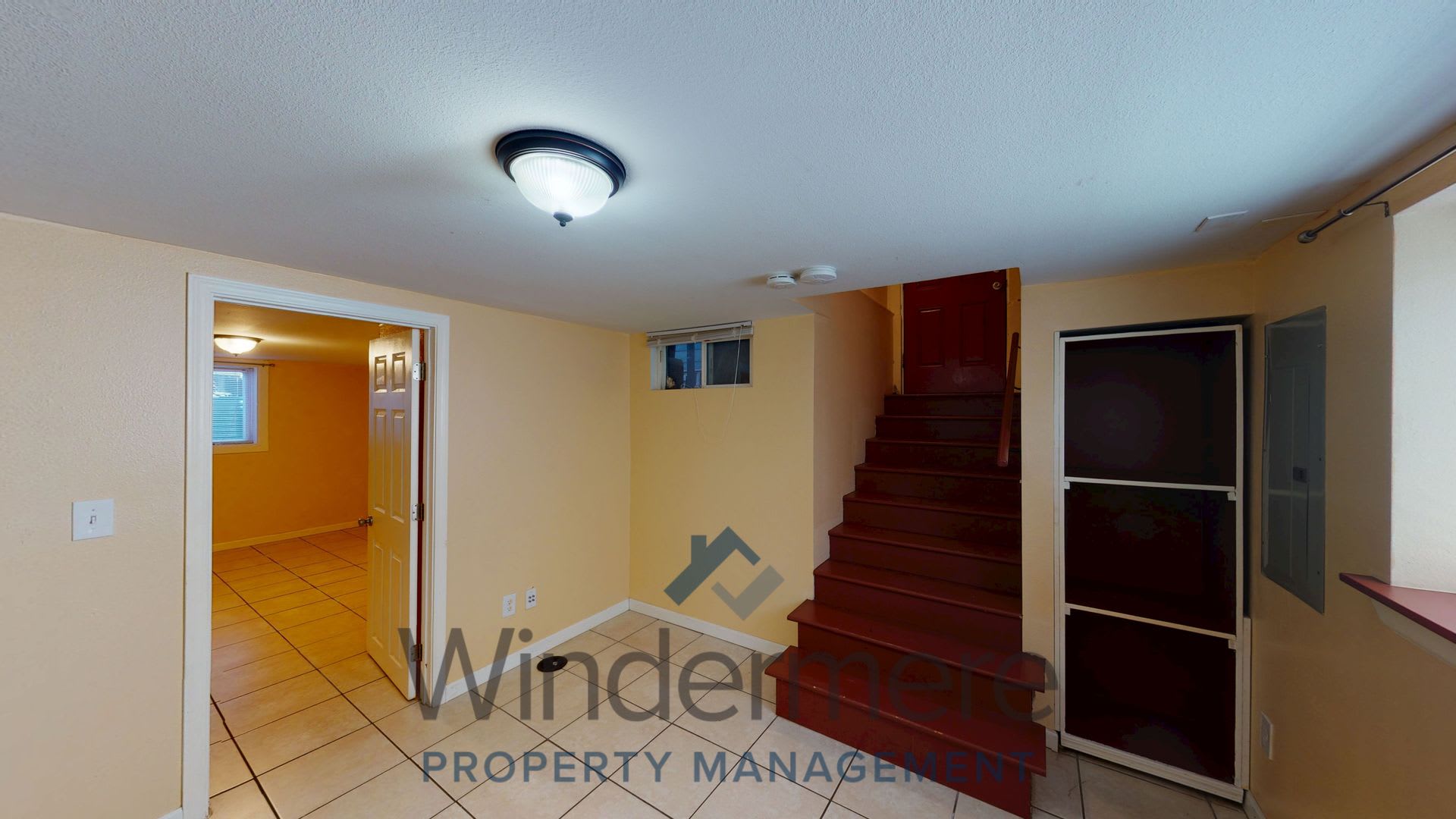 527 E Cherry **Basement Apartment – photo 4