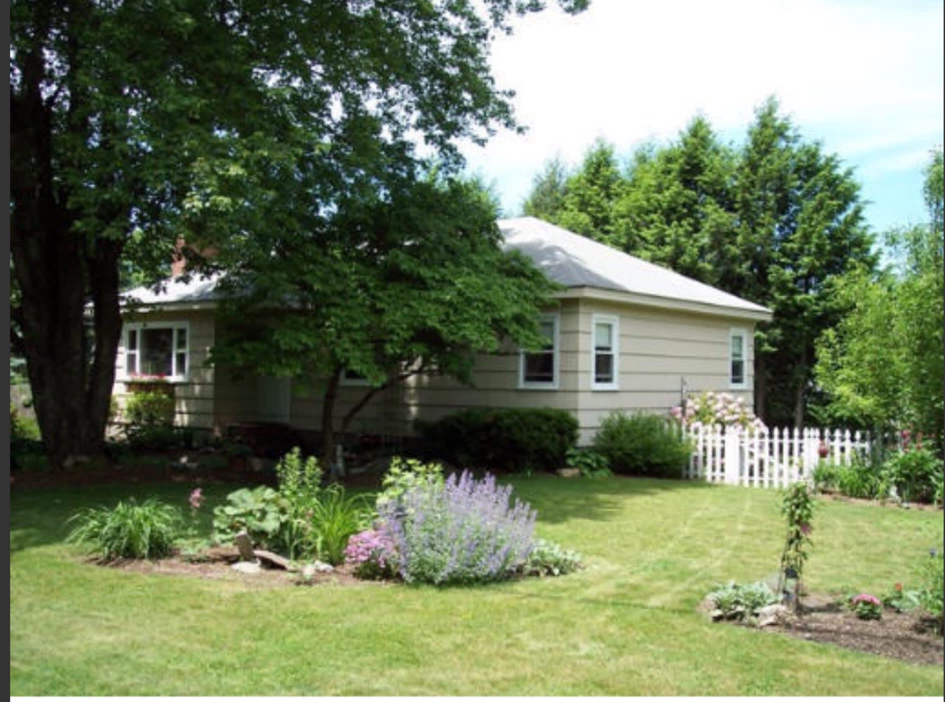 15 Armstrong Dr – photo 1