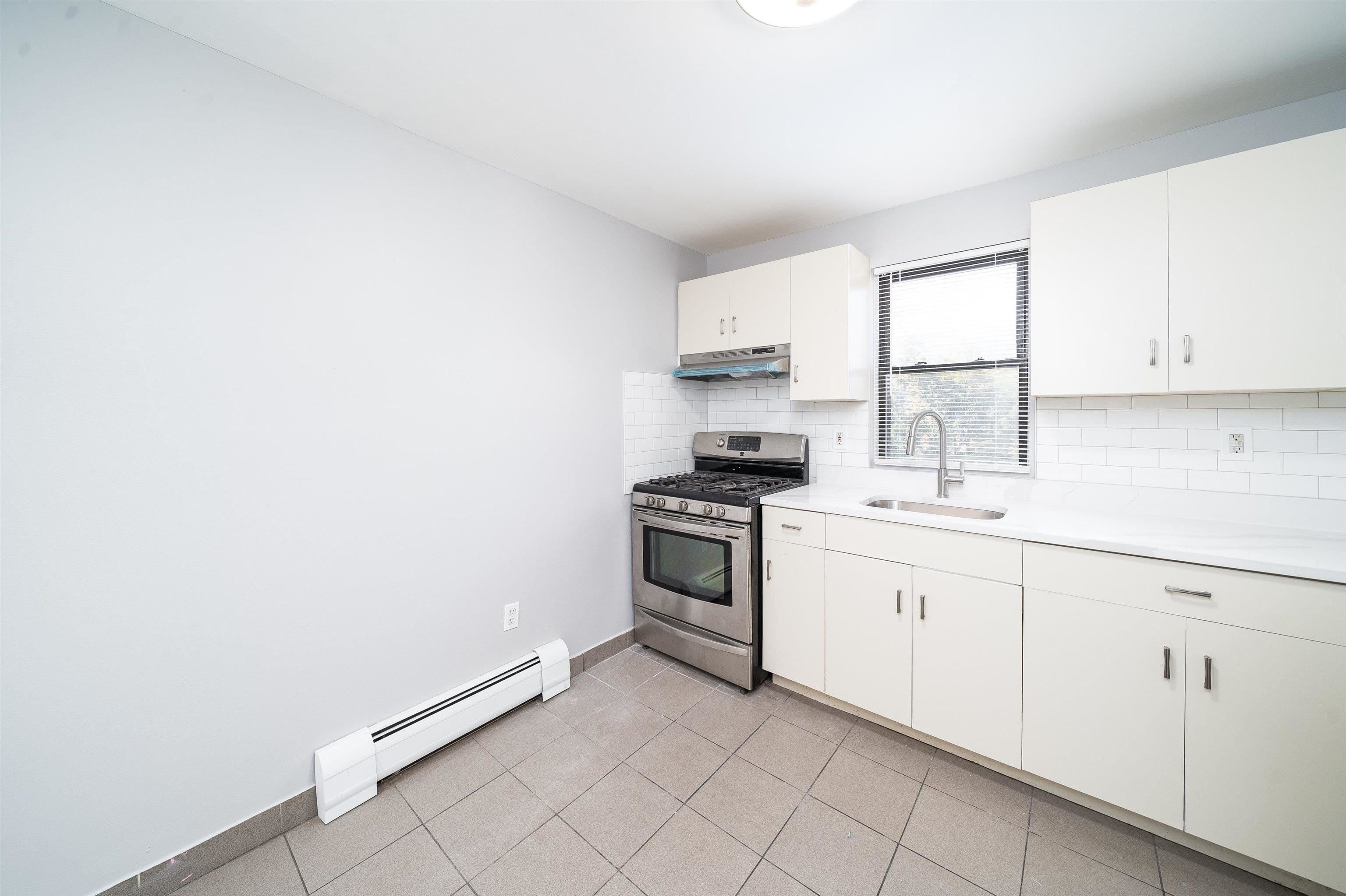 43 W 9Th St – photo 4